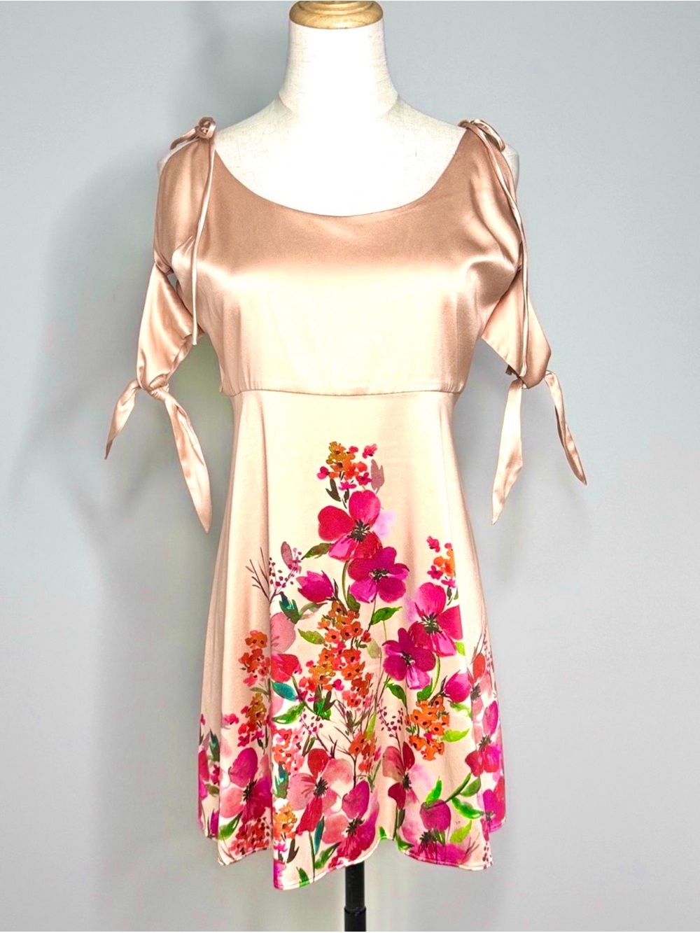 LPA Dress 191 Silk Floral Mini Dress Open Back Peach Champagne Size Large